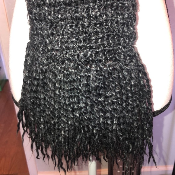 HANDMADE SCARF - Picture 3 of 5